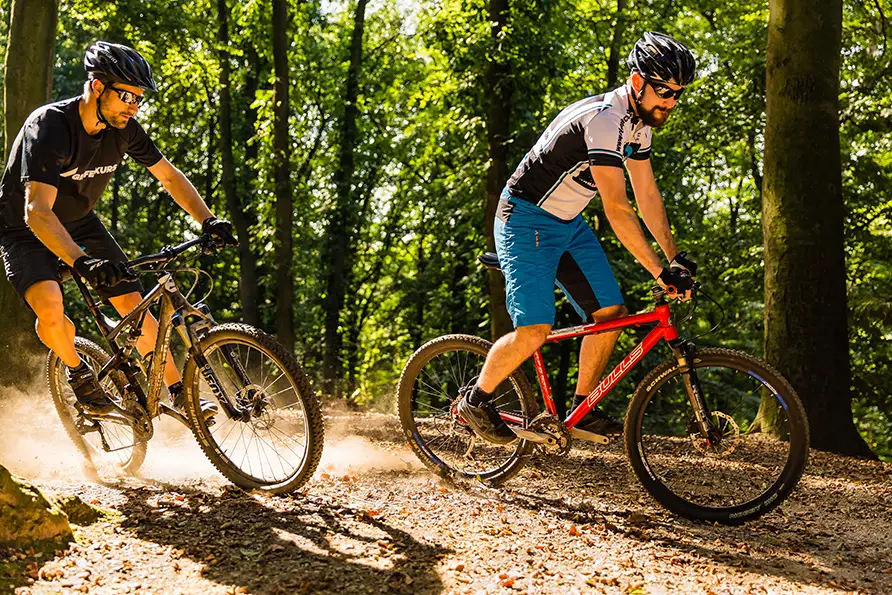 Auch auf dem Mountainbike unterstützen Dich unsere Personal Trainer. Wir kennen die besten Trails in Düsseldorf!