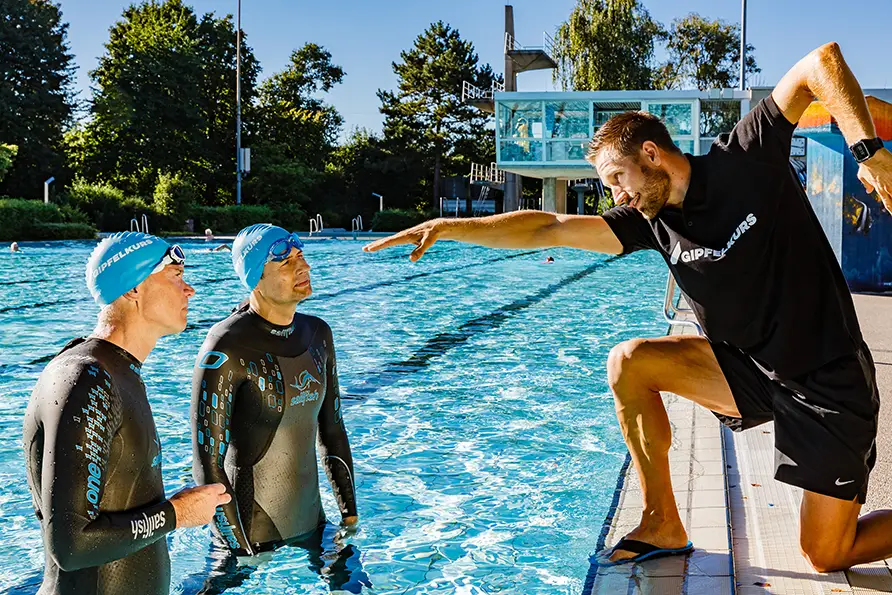 Schwimmen ist für viele Sportler mit Gelenkproblemen ein schonendes, effektives Workout.